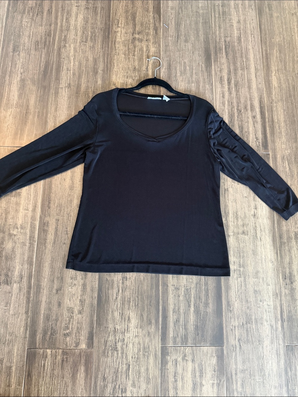 Chico's Black Long-Sleeve V-Neck Tee